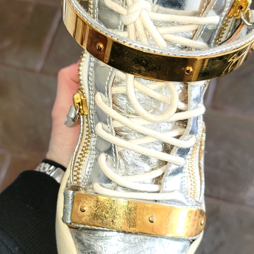 Various Designer Shoes Gucci,  Burberry,  Giuseppe